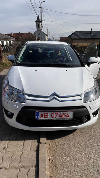 Vând Citroen C4 2010