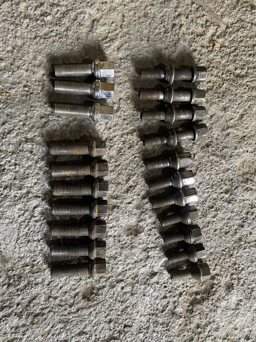 Болты для колеса Мерседес и ауди по штучно