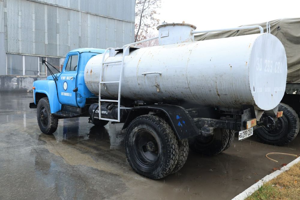 Водовоз сотилади