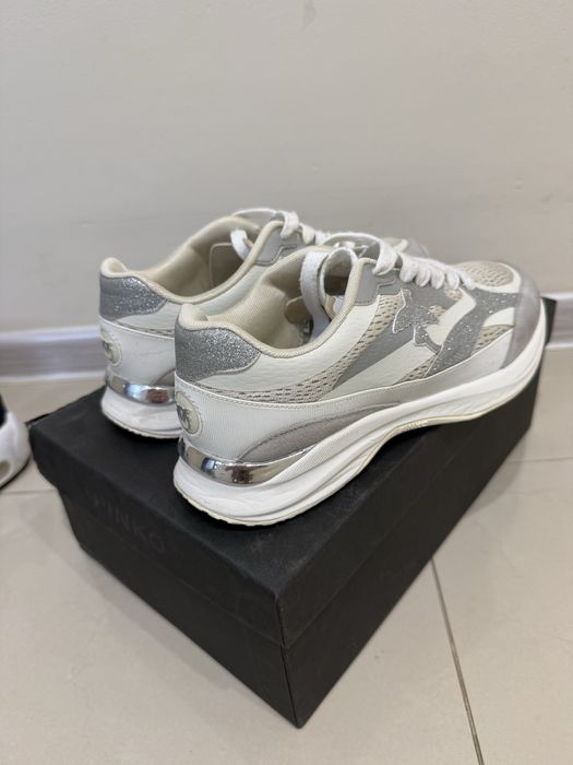 Маратонки Pinko …