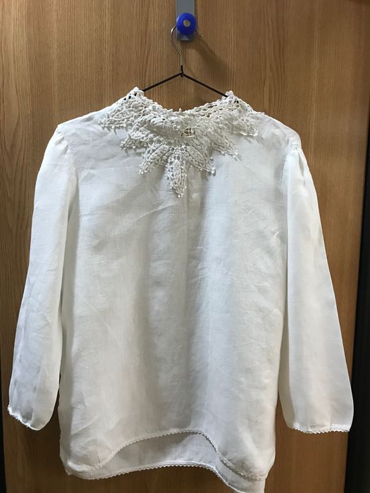 Bluză de in cu broderie