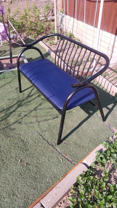 Скамейка с столом