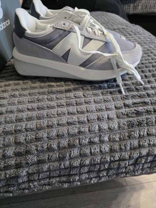 New Balance  370