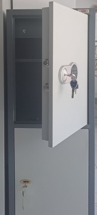 Сейф с элекронно кодовым замком
