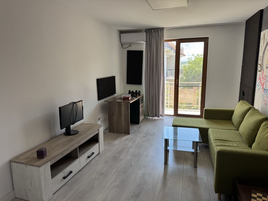 Apartament 2 camere, decomandat, loc de parcare inclus.