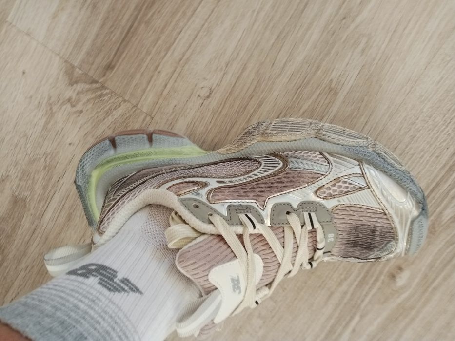 Сиви маратонтонки balenciaga 38 номер