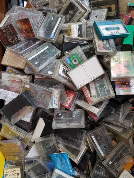 100 x Casete audio muzica - diferite tipuri se dau ca atare pentru inregistrari multe originale romanesti muzica petrecere pop rock unele noi sigilate