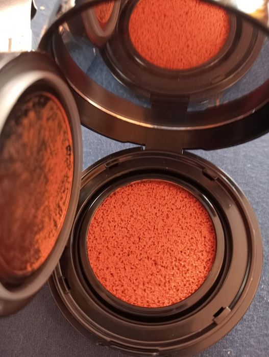 Vând fard de obraz Cushion Lancome Nou