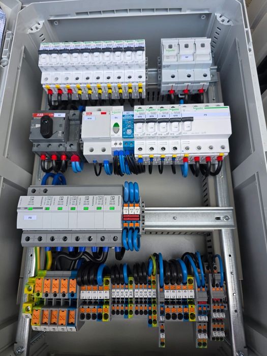 Electrician  cu experienta
