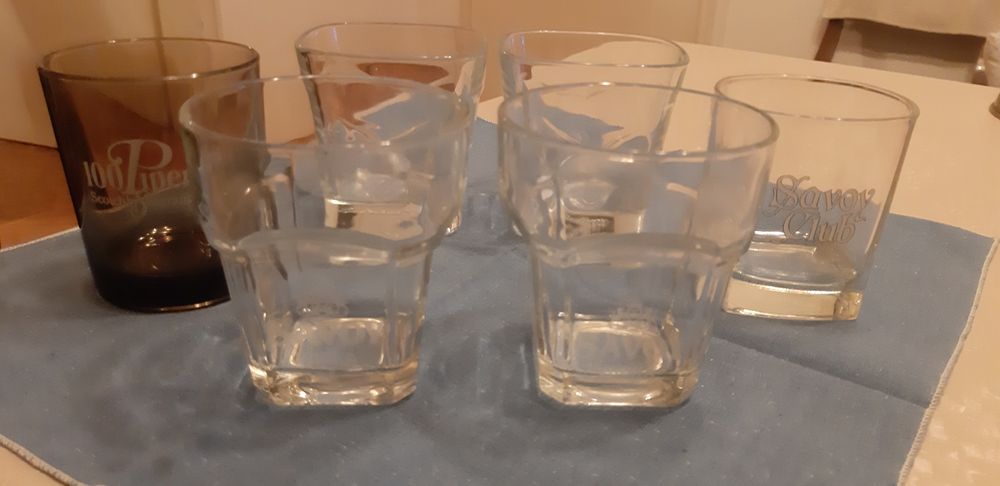 Рекламни и нерекламни чаши за алкохол