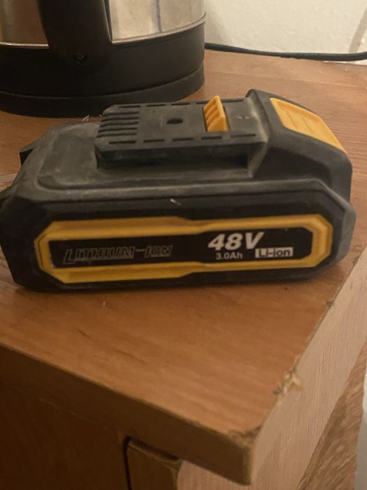 Батарейка шруповертка