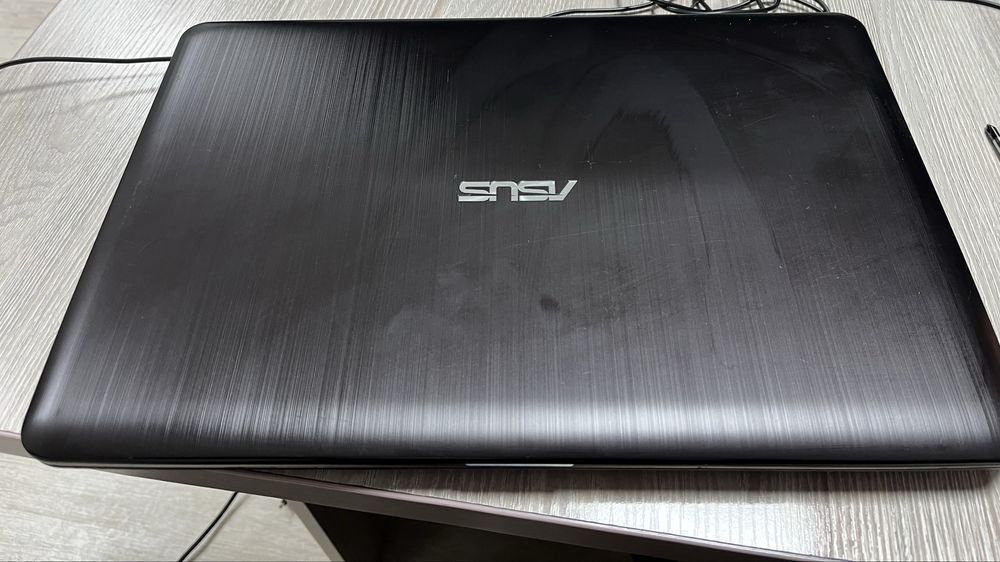 Продается ноутбук в рабочем состояние