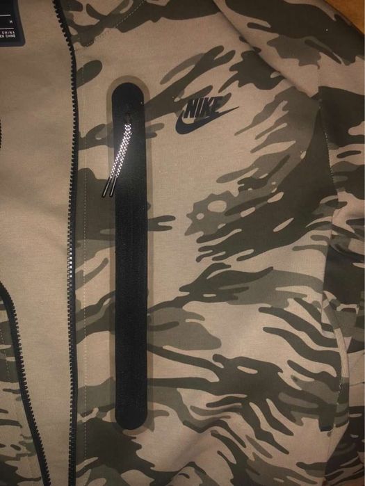 nike tech fleece camo