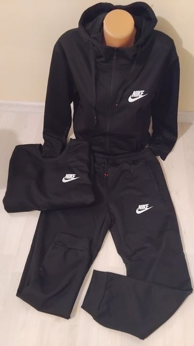 Trening dama și barbati Nike din 3 piese