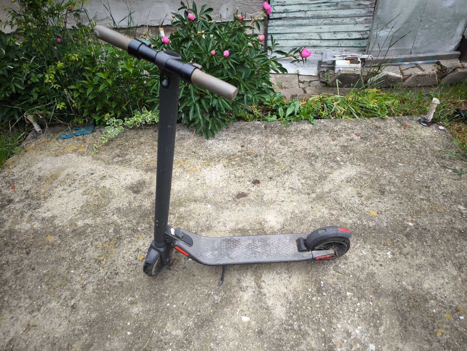 Електрическа тротинетка Модел: Ninebot KickScooter ES2/ES4