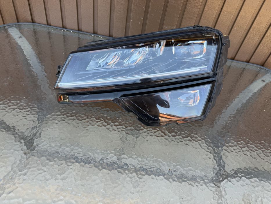 Far stanga skoda karoq