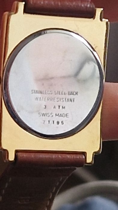 Швейцарски часовник,,Edox"