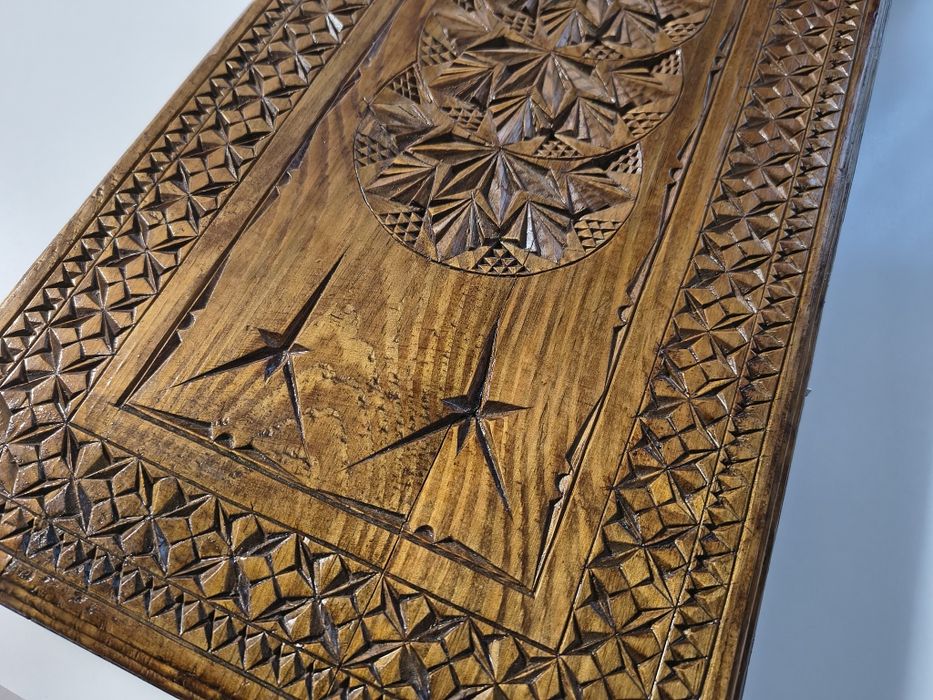 Ръчно изработена дървена табла (бекгемън) – резба, над 20 години