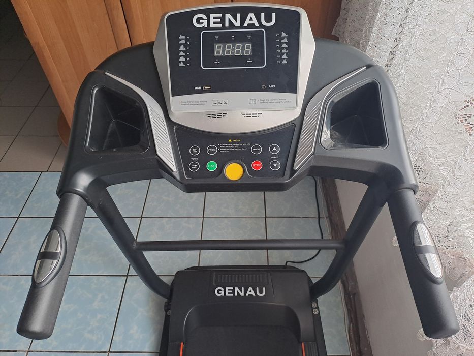 Продам беговую дорожку в идеальном состоянии.