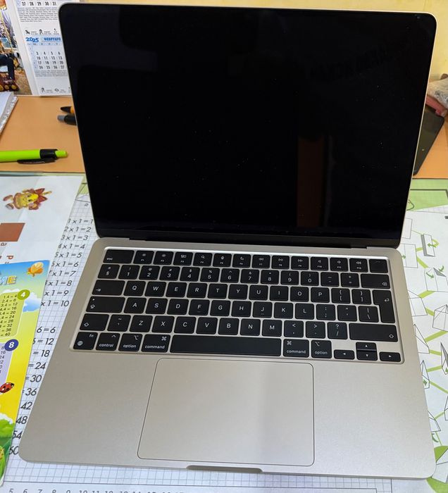 MacBook Air 13,6 M2