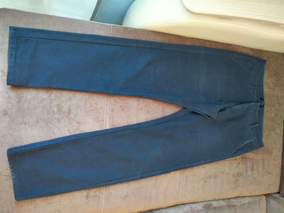 Продам джинсы 3000 тенге.