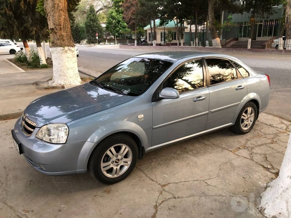Ласетти сотилади