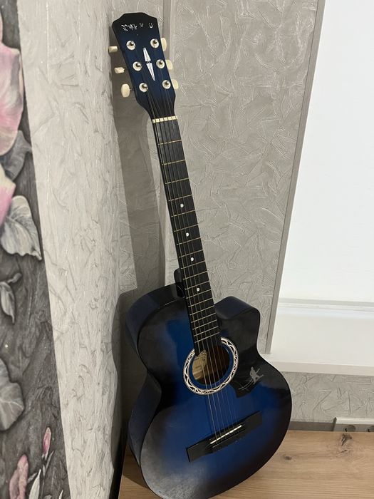 Гитара аккустика