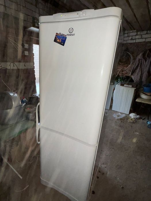 Продам холодильники