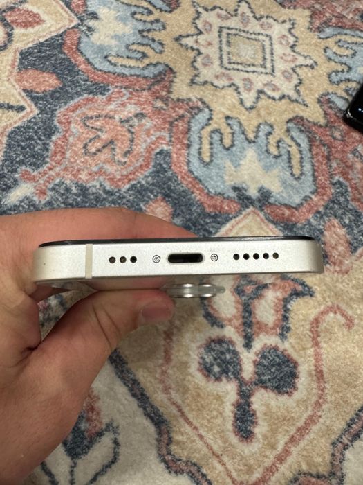 продам айфон 14 256гб