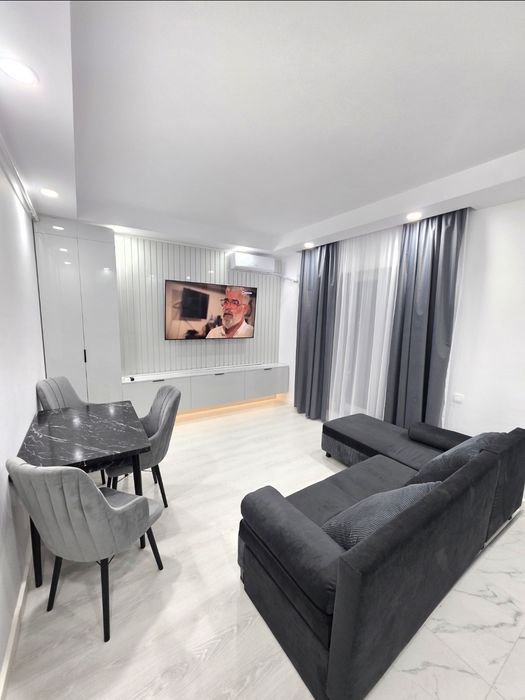 Inchiriere Apartament 3 camere Cosmopolis - loc de parcare inclus