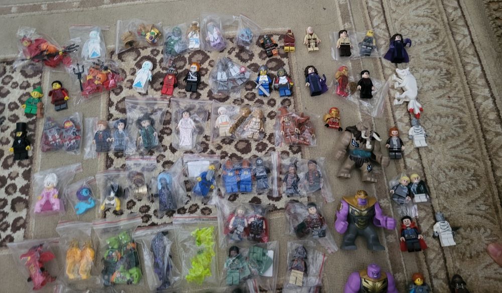 Продам фигурки лего  разное.