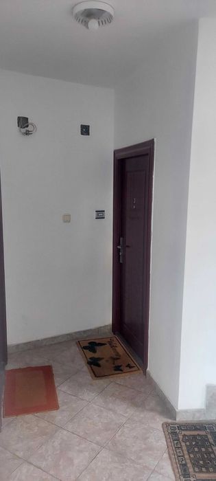 Дава се под наем Тристаен апартамент в Шумен, Дивизионна болница - 100 кв.м за 458.49 € - Снимка #2