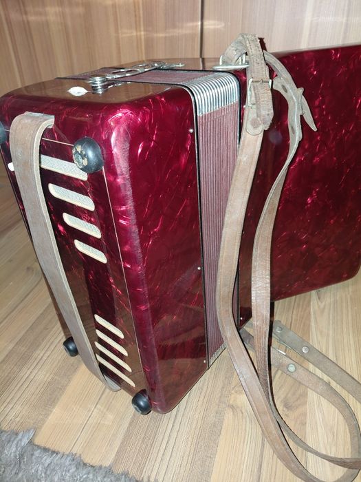 Акордеон Weltmeister 40 баса