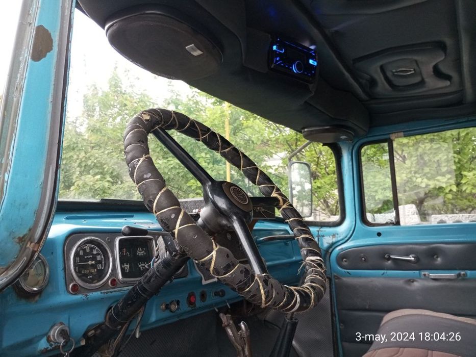 Moshinani nomi Zil 130