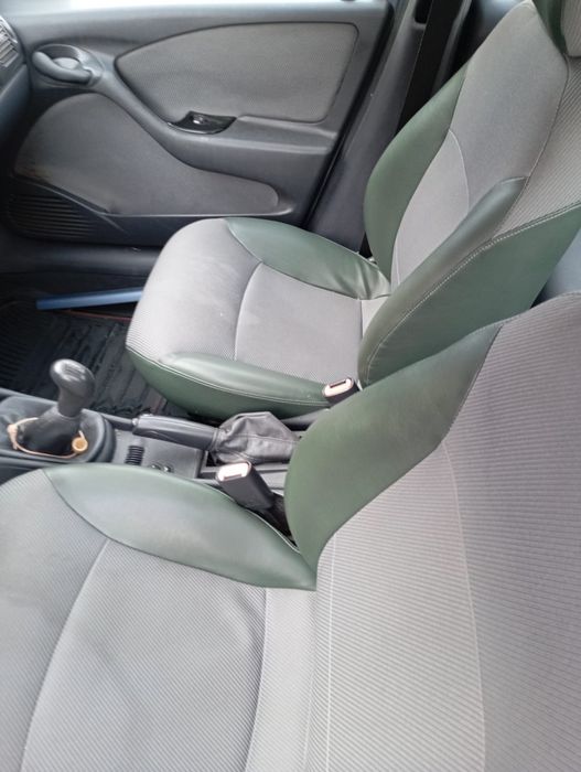 Vând mașina Fiat Brava