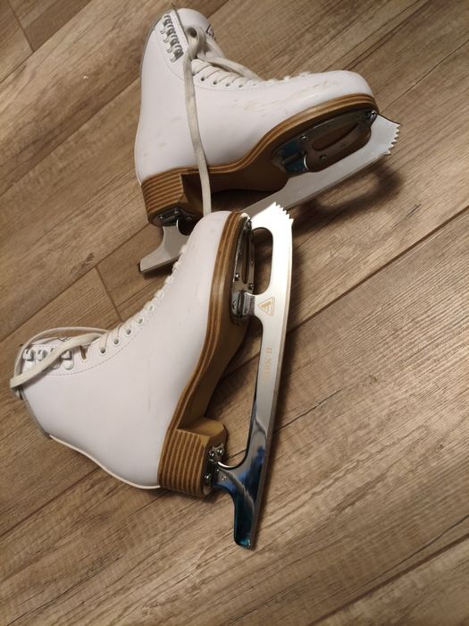 Продам коньки Jacson 500