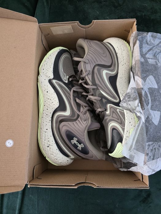 Баскетболни маратонки Under Armor UA Spawn 6 Mid CAMO