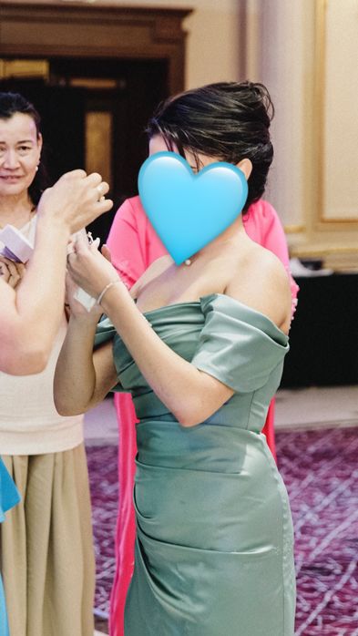 Платье зеленое размер М