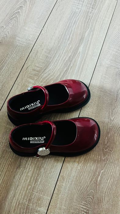 Туфли детские в школу