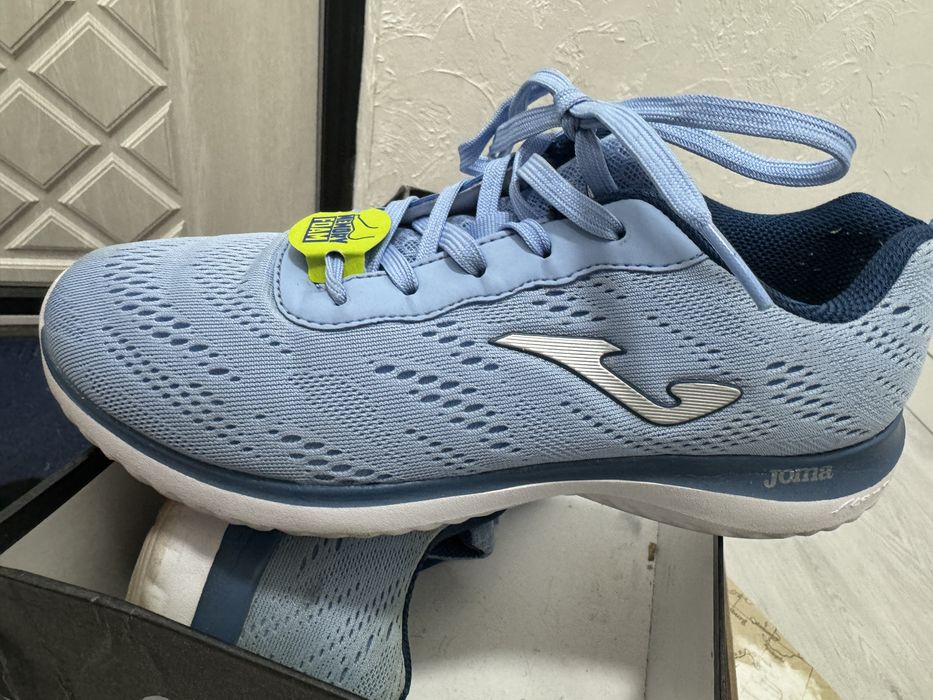 Продаю - Кроссовки новые