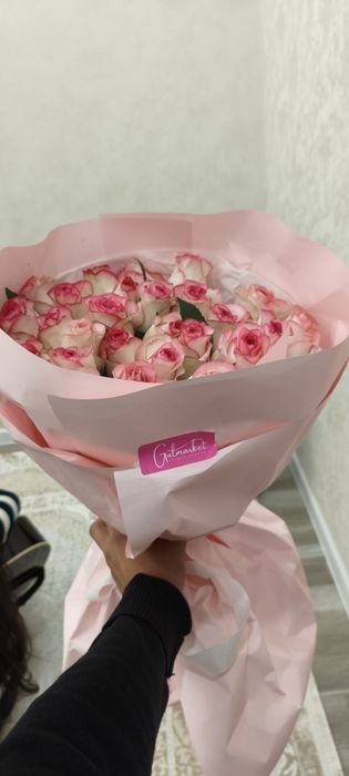 Цветы 25роза только что купили