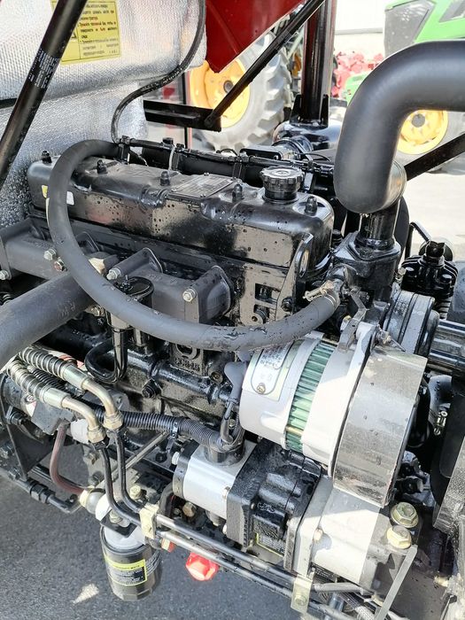 Минитрактор DongFeng 404  G2 с
кабиной