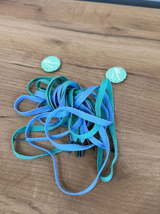 Продам кроссовки