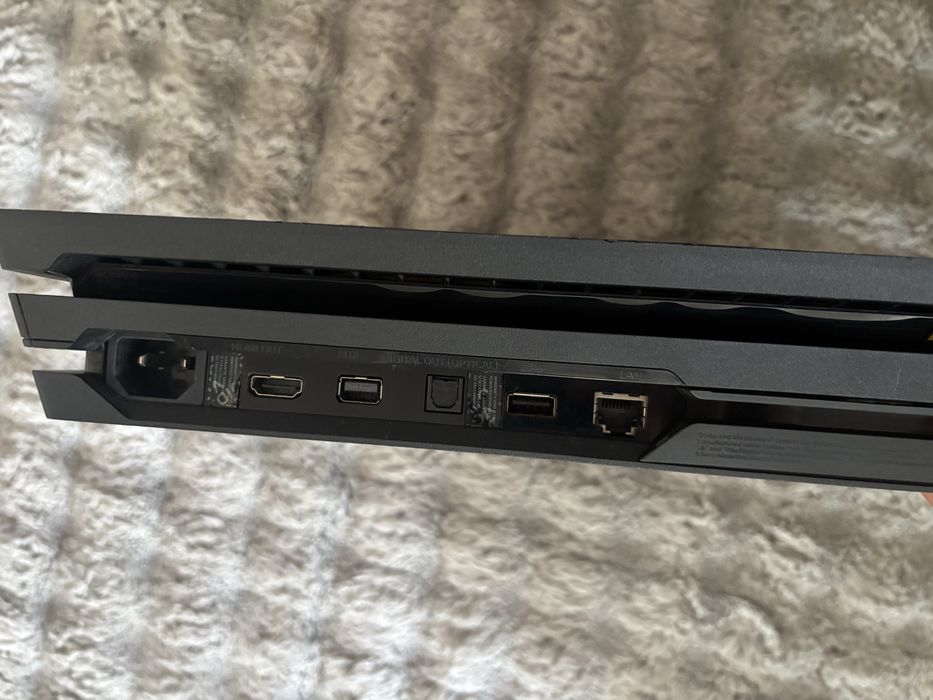 Ps 4 pro конзола за игра