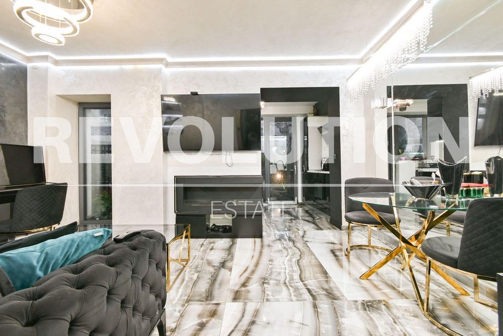 Продава се Къща в София, Център - 154 кв.м за 1855 €/кв.м - Снимка #1