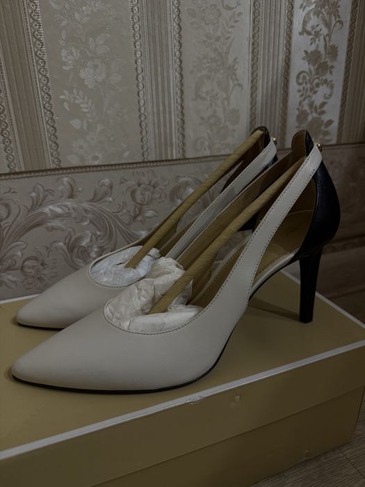 новые Michael Kors туфли, кожа, 37.5