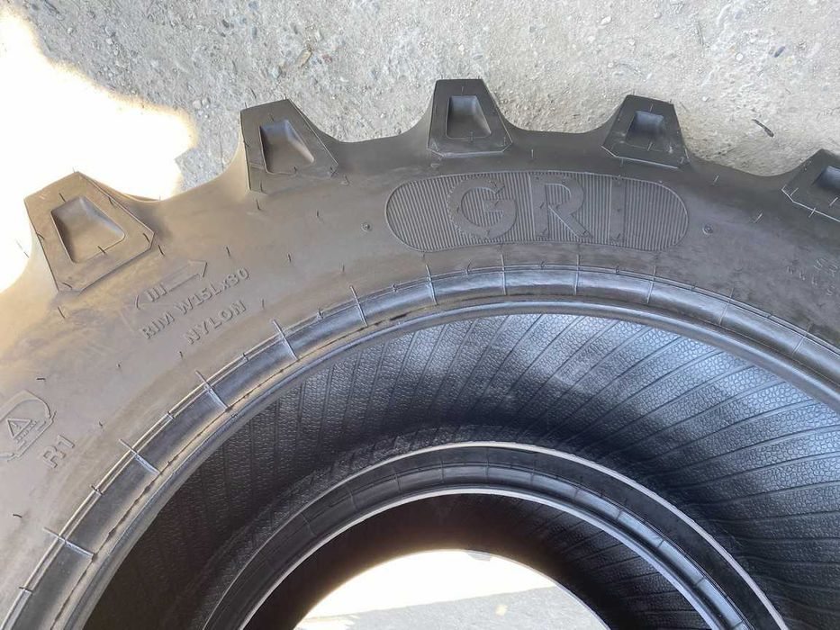 Cauciucuri noi pentru tractor spate 16.9-30 cu 12 pliuri marca GRI