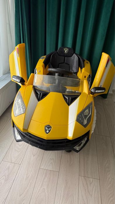 Mașinuță electrică pentru copii – model sport, galbenă