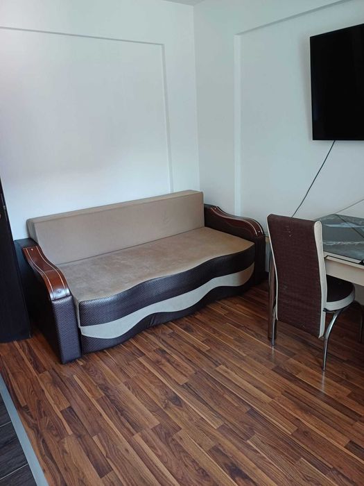 Vand apartament doua camere
