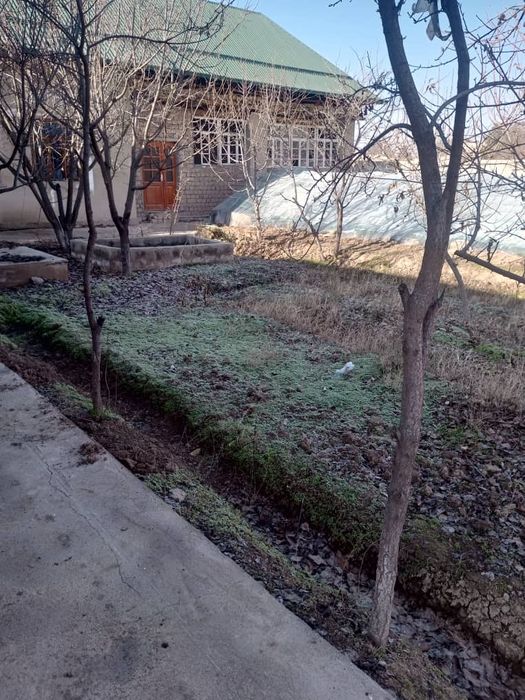 12 сотих Ховли сотилади